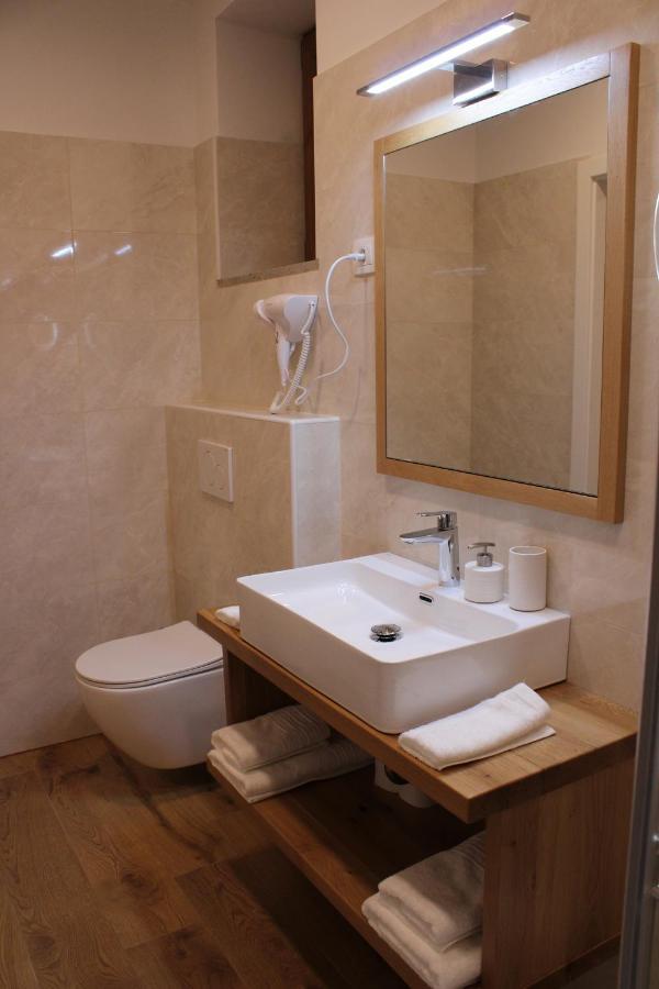 ホテル G House Dutovlje エクステリア 写真